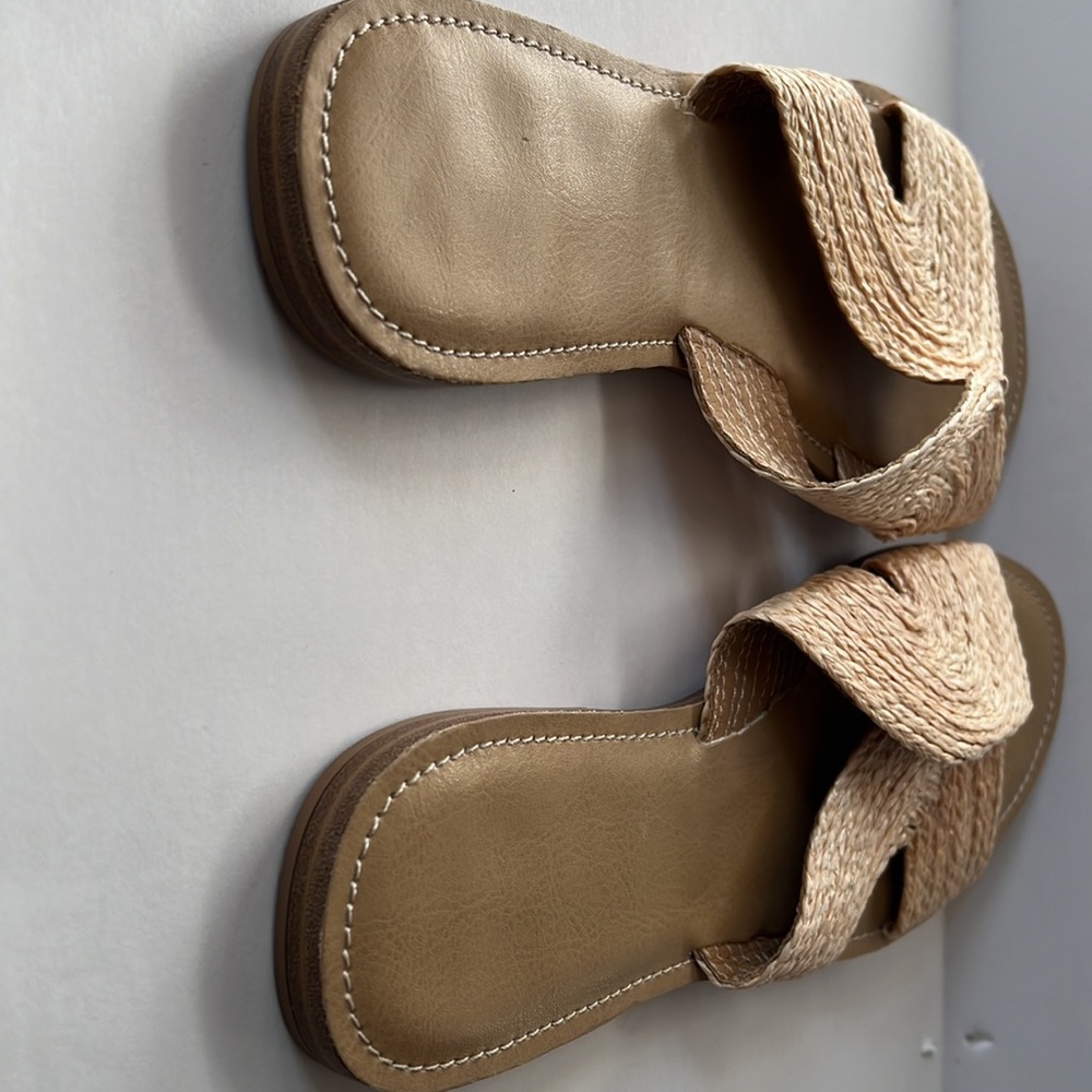 Open Toe Sandals - Picture 3 of 6